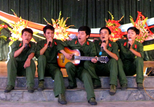 CBCS LLVT huyện Lương Sơn tham gia biểu diễn tại hội diễn nghệ thuật quần chúng.